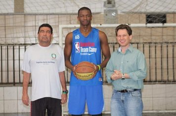 Pinhalense está fazendo sucesso nas equipes de basquete do Brasil e do exterior