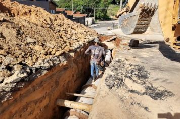 Prefeitura de Espirito Santo do Pinhal realiza obras de Drenagem de Águas Pluvias na Rua Marcílio José Teixeira