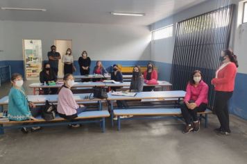 Hoje a Prefeita, a Diretora de Educação e o Diretor de Cultura visitaram duas escolas municipais na Vila São Pedro