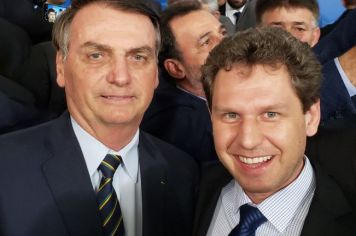 Prefeito Serginho Bianchi participa da assinatura de convênio com o presidente Jair Bolsonaro, em Brasília 