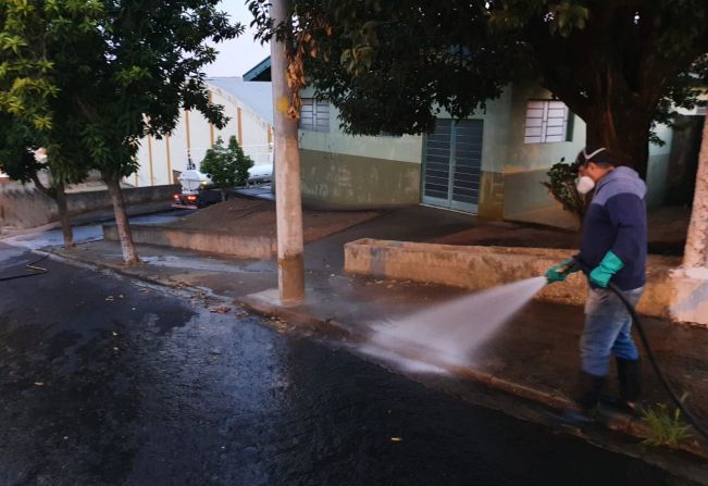 Prefeitura de Espírito Santo do Pinhal continua com higienização das vias públicas