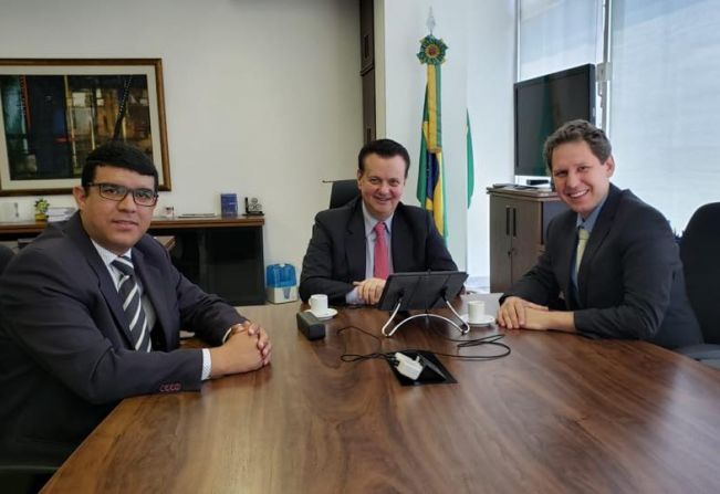 Prefeito Sergio Del Bianchi Junior visita deputados em Brasília