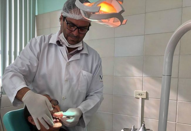 Prefeitura fornece mensalmente cerca de 30 próteses dentárias