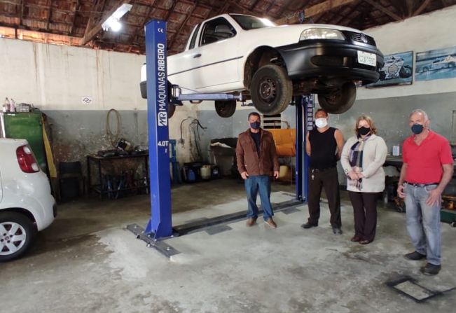 Na manhã desta segunda-feira (21/06), a Prefeita Municipal visitou a Oficina Municipal