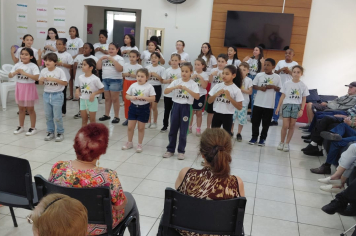Quinta apresentação e participação da APAM, com idosos os do Centro Dia