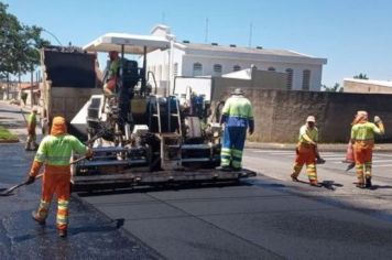AVENIDA DOS TRABALHADORES ESTÁ SENDO RECAPEADA