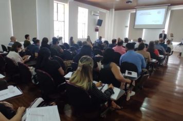 A Administração Municipal promoveu nessa segunda-feira (29/11) o curso sobre o tema: “A NOVA LEI DE LICITAÇÕES”