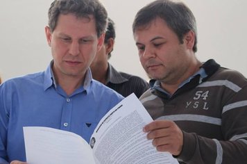 Assinatura do termo de cessão de uso