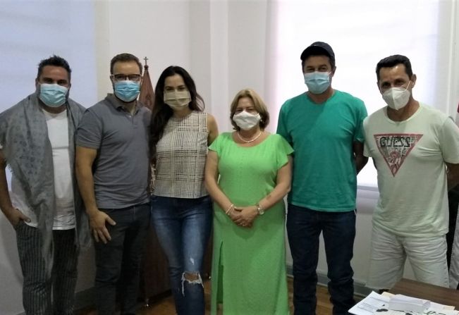 Na última quinta-feira, 23, a Prefeita Municipal se reuniu com os voluntários do grupo “Os SuperAmigos”