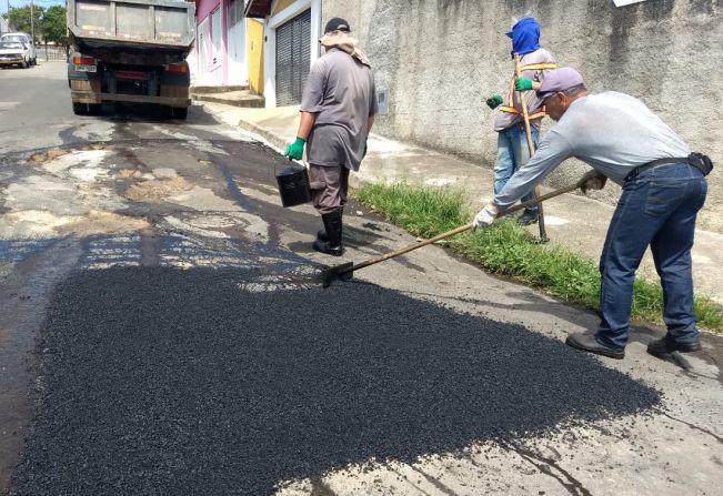 Operação tapa-buracos