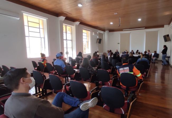 ADMINISTRAÇÃO MUNICIPAL REALIZA A SEGUNDA REUNIÃO PARA COMBATE E PREVENÇÃO AO USO DE DROGAS NO MUNICÍPIO.