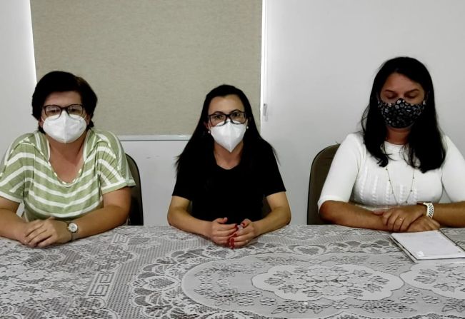 VACINAÇÃO EM ESPÍRITO SANTO DO PINHAL.